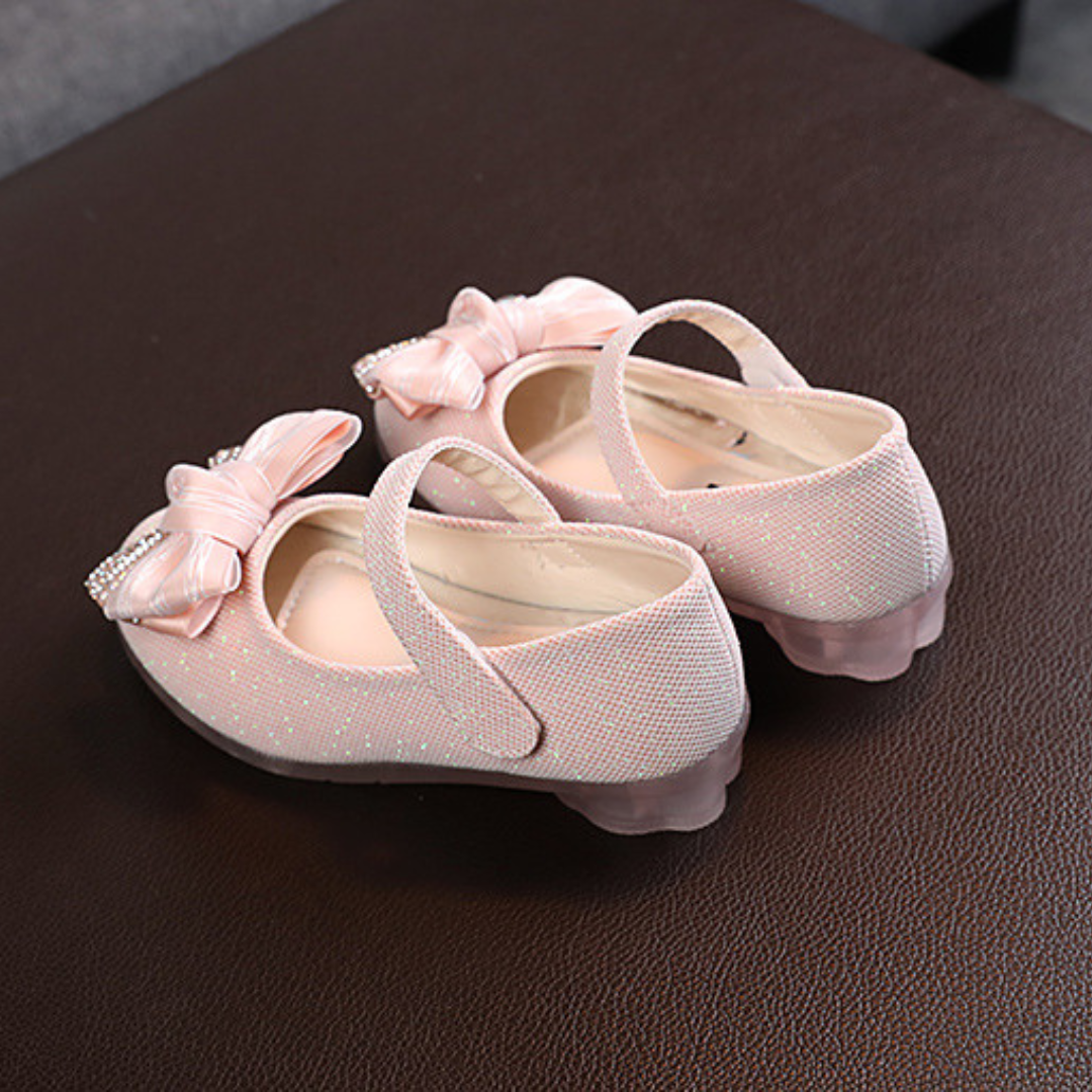 Blushing Beauty: Pink and Gold Shoe